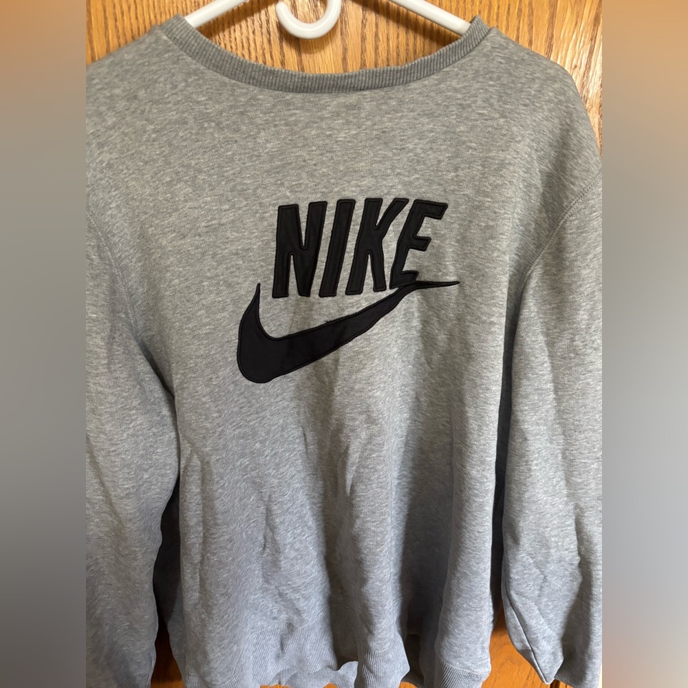 Nike Gray Embroidered long sleeve men’s XL